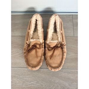 UGG Dakota Women's Size 11 Moccasin Slippers Chestnut Suede Sheepskin